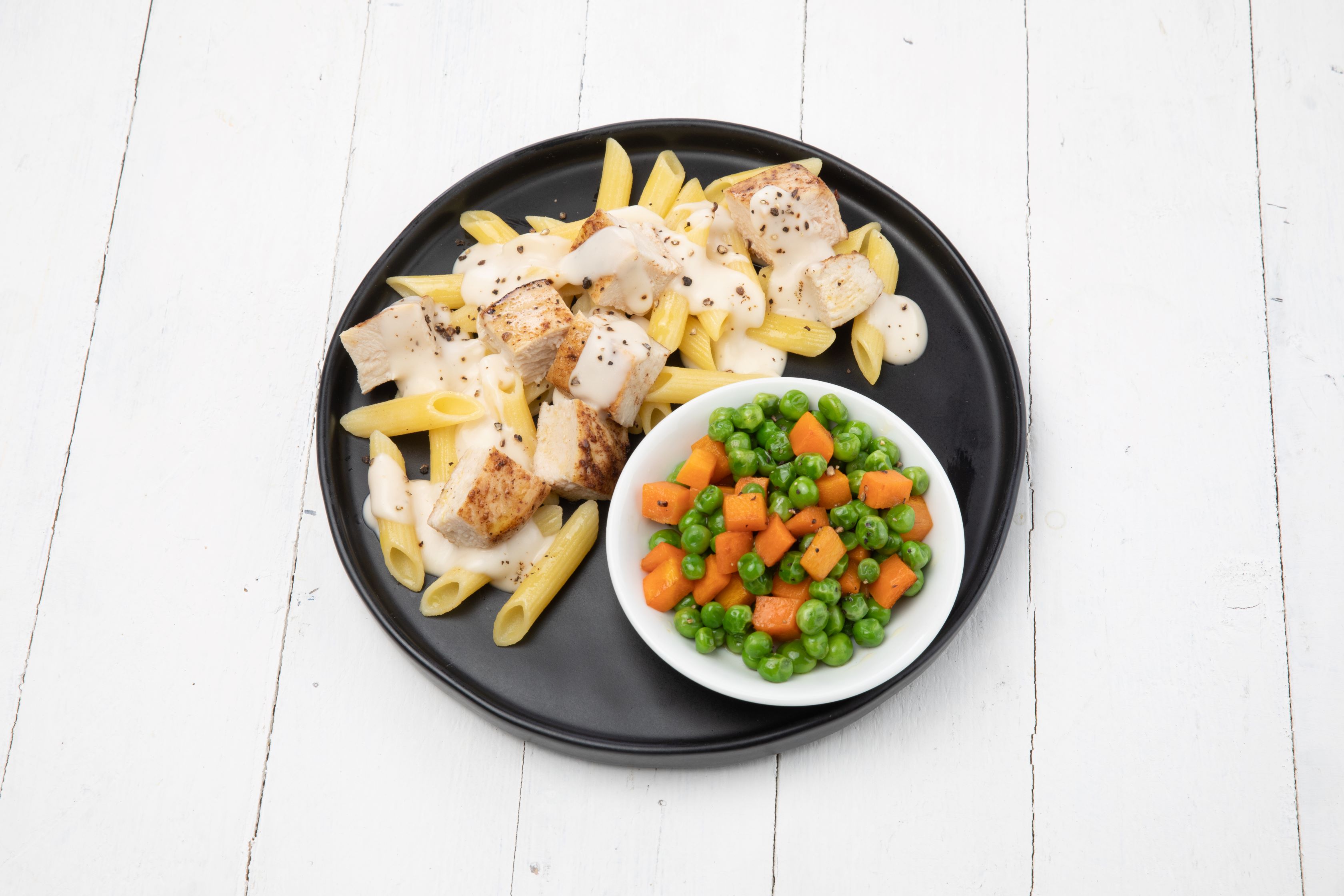 Chicken Alfredo Pasta, Seasoned Vegetables